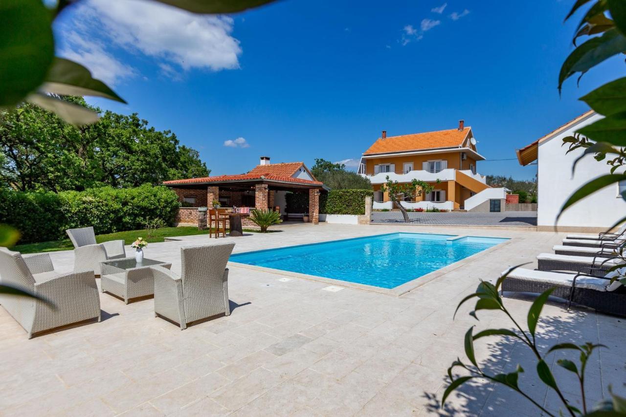 Mp Luxury Holiday Home With Swimming Pool Zara Esterno foto