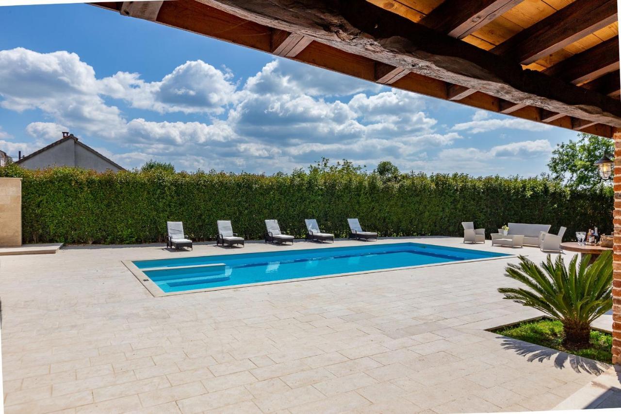 Mp Luxury Holiday Home With Swimming Pool Zara Esterno foto