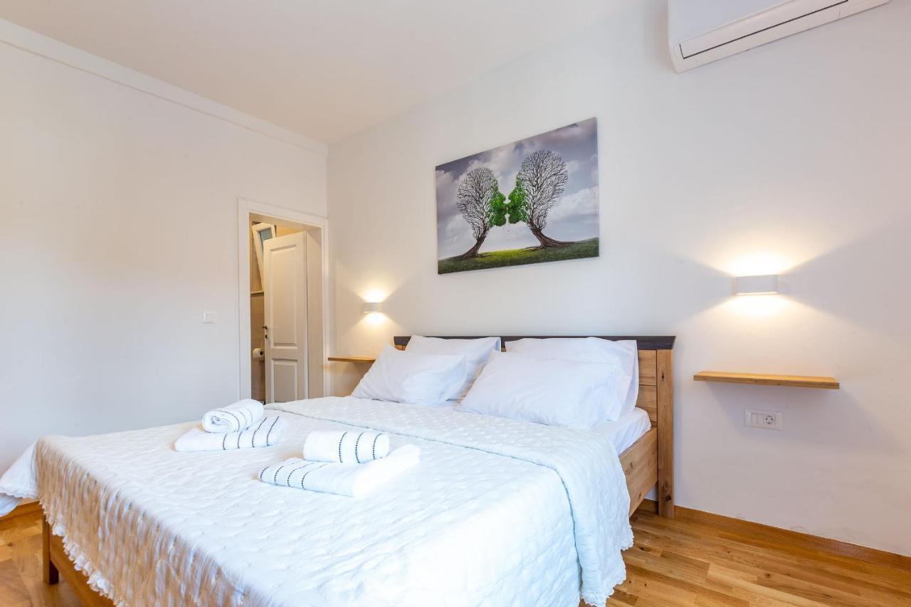Mp Luxury Holiday Home With Swimming Pool Zara Esterno foto