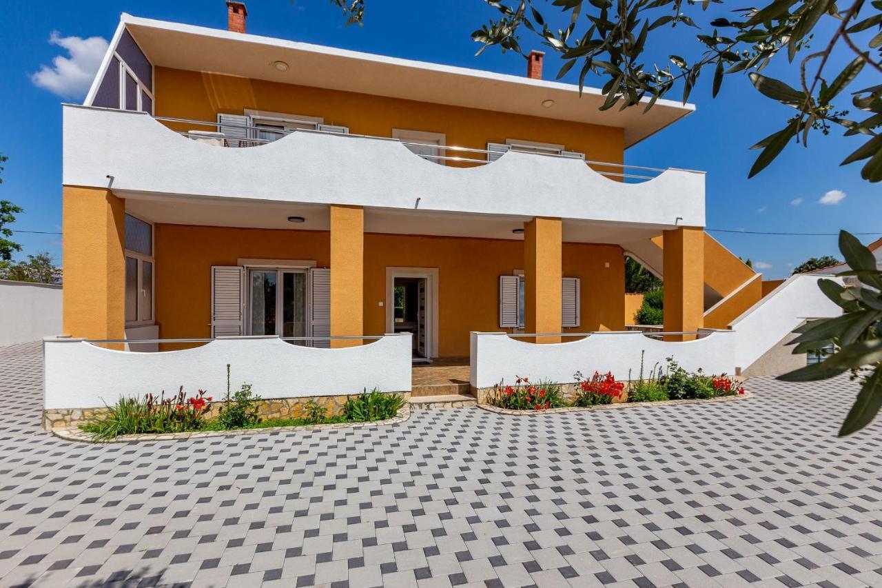 Mp Luxury Holiday Home With Swimming Pool Zara Esterno foto